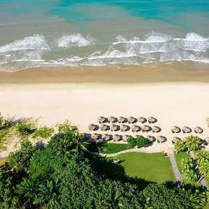 Pullman Oceanview Bay & Отель